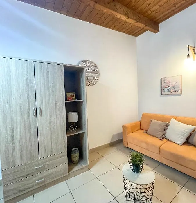Casa Nennella con Parcheggio Auto gratuito in Loco-1